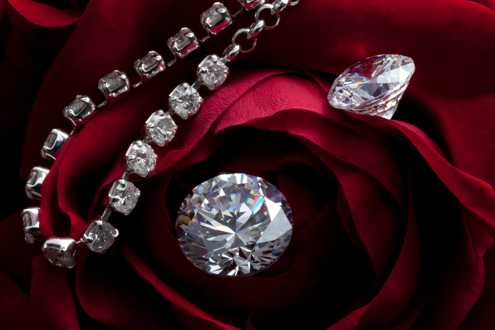 Lodgerica Certize Barnswell White Gold Infinity Necklace